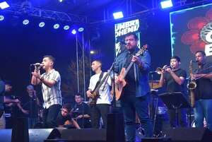 El Festival del Arary llenó de música y alegría la noche de Ayolas - Nacionales - ABC Color