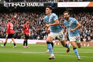 Versus / Con Diego León en la banca, Manchester United cae en el clásico contra el City