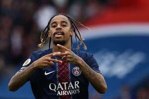 Barcola guía la victoria del PSG para mantener el liderato - Fútbol Internacional - ABC Color