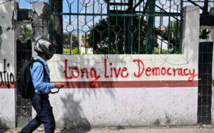 Nepal: Suben a 72 los fallecidos tras masivas protestas lideradas por jóvenes