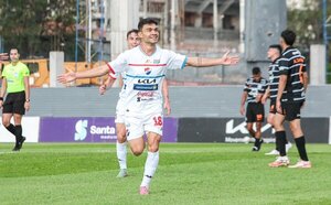 Cátedra de fútbol de la Academia: Nacional golea a Olimpia