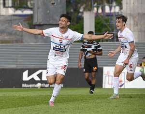 Nacional arrolla a Olimpia en La Visera - Fútbol - ABC Color
