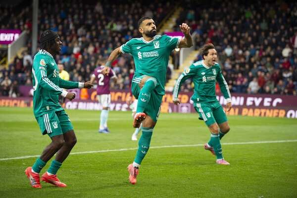 Salah sella el liderato del Liverpool con un penal en el último minuto - Fútbol Internacional - ABC Color