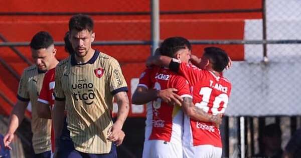 La Nación / Heroico General tumba a Cerro