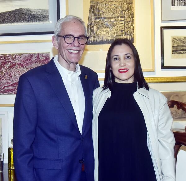 José Daniel Nasta recibió homenaje de la Bienal de Curitiba por su labor cultural - Sociales - ABC Color
