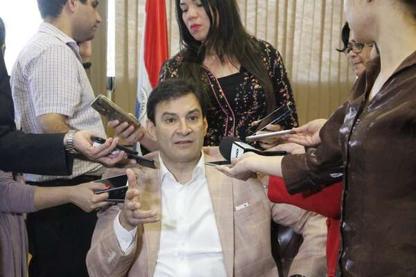 Bancada de Honor Colorado se reúne hoy: Ovelar, dispuesto a escuchar a Yamy Nal