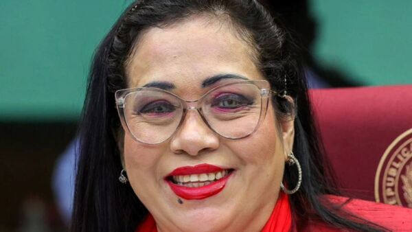 Hoy presentarían raje de Yamy Nal