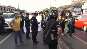 Peatón muere atropellado al intentar cruzar la ruta ex Acceso Sur en Ñemby