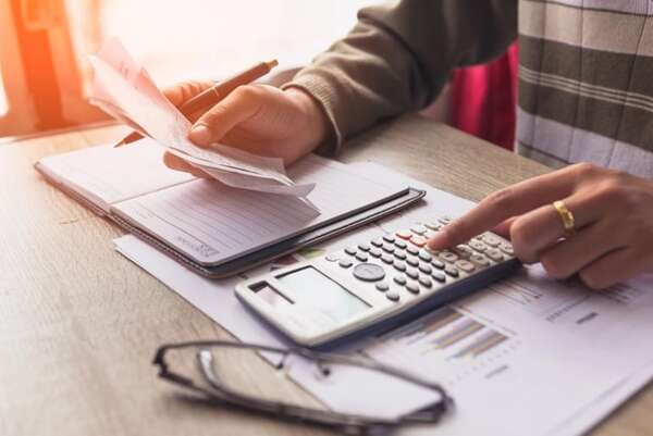 El comercio crece, pero preocupa la deuda y la sostenibilidad financiera del Estado - Negocios - ABC Color