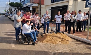 Lanzan el proyecto de veredas unificadas sobre la histórica calle Tuyuti, en Coronel Oviedo - OviedoPress