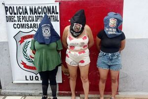 Damas chuparon hasta el agua del florero y se moquetearon en servicentro •