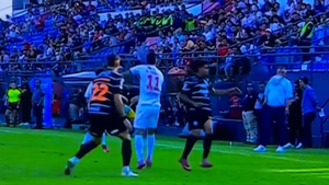 El pelotazo de Matías Almeida a su abuelo Ever