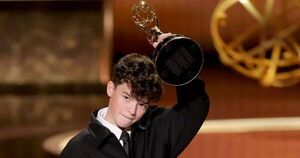 Popular / Protagonista de la serie "Adolescencia", ¡hace historia al ser el actor más joven en ganar un Emmy!