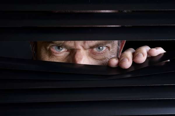 Voyeurismo: del secreto a la exposición en la era digital - Sexualidad - ABC Color