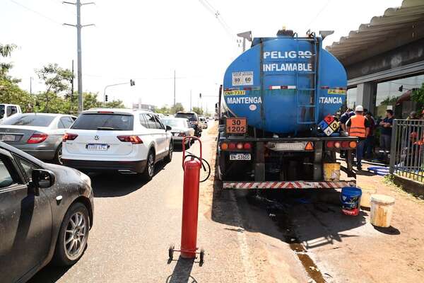 AUDIO: Preocupante aumento de contaminación de ríos por combustible, alerta Essap  - A La Gran 7-30 - ABC Color