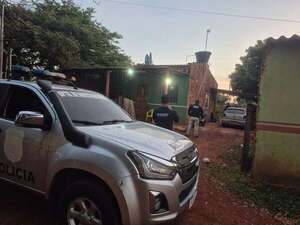 Allanan supuestos aguantaderos de motocicletas robadas en Pedro Juan Caballero - Policiales - ABC Color