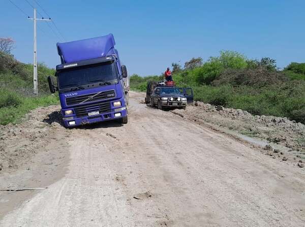 Mientras MOPC sigue retrasando arreglo de caminos en Alto Paraguay, obispo pide asfaltado para la zona - Noticias del Chaco - ABC Color