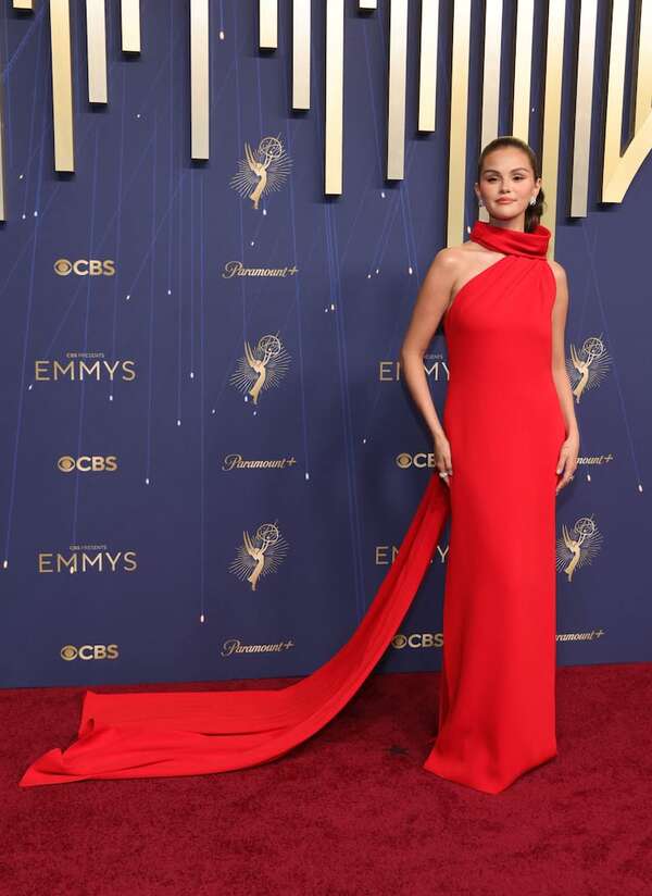 De Selena Gómez a Sydney Sweeney, el look “Lady in red” arrasó en los Emmy - Gente - ABC Color