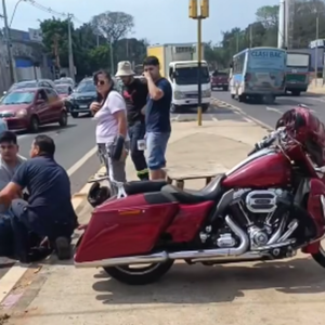 Motociclista fallece al chocar contra tractoamión cerca del Ex Aratirí