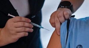 Insisten en importancia de vacunación ante más casos confirmados de sarampión en San Pedro