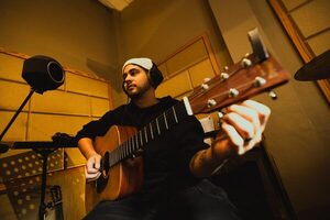 Luigi Manzoni y un álbum que desnuda su lado humano