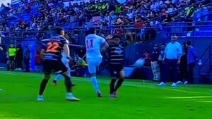 Video: Despejó por la cara de su abuelo, el DT Éver Hugo Almeida