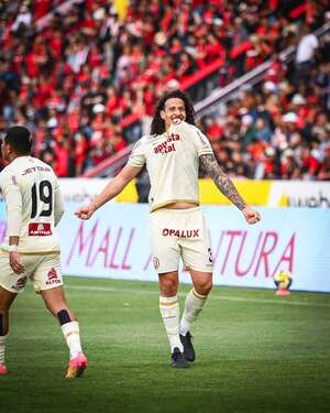 El paraguayo Riveros le da el triunfo a Universitario - Fútbol - ABC Color