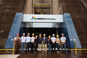 Diplomáticos de EE.UU. destacan el aporte de Itaipú al desarrollo regional - ADN Digital