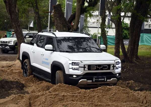 El BYD Shark Experience se vivió en exclusiva pista off road     - Empresariales - ABC Color