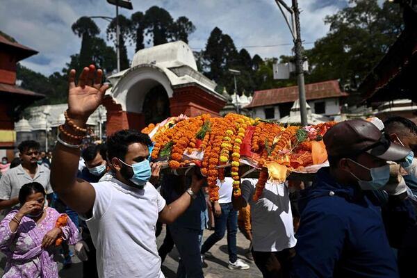 Nepal honra con funerales y luto nacional a los 72 fallecidos en el levantamiento juvenil - Mundo - ABC Color