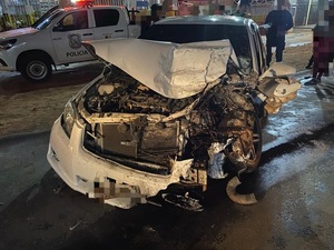Ebrio al volante impactó frontalmente contra un camión en Ypané - trece