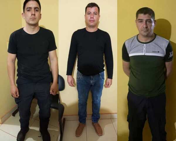 Popular / ¡Tres polis oho al calabozo por encubrir a los piratas del asfalto!