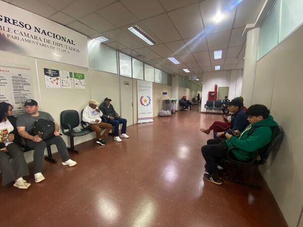 CONARE brinda atención especial a refugiados en la Gobernación de Itapúa