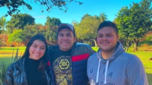 Concejales quieren rajar al hijo de Salvador: “Piden que lo saquen”
