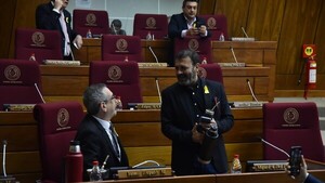 Cartismo frena debate sobre escándalo presidencial en Mburuvicha Róga