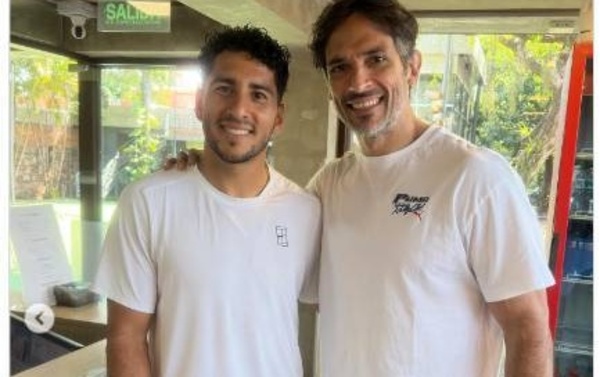 ¡Cecilio Domínguez se declaró fan de Roque Santa Cruz!