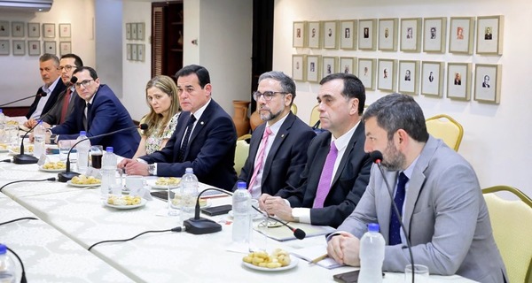 Paraguay y Argentina abren mesa técnica sobre el peaje en la Hidrovía - ADN Digital