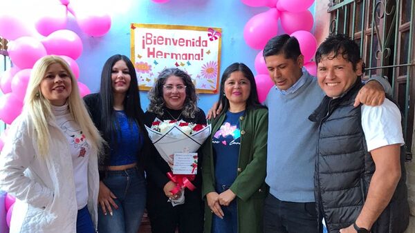 La foto que unió a Ana Delia con su familia después de 44 años