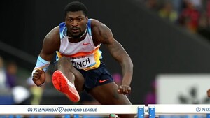 Cordell Tinch, de vendedor de teléfonos a campeón mundial en carrera con vallas