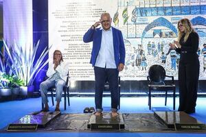 Grêmio rinde homenaje a “Chiqui” Arce inmortalizándolo en su Calçada da Fama - Fútbol Internacional - ABC Color