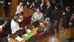 Yamy Nal acusa a Blanca Ovelar de tener un neposobrino y senadora niega