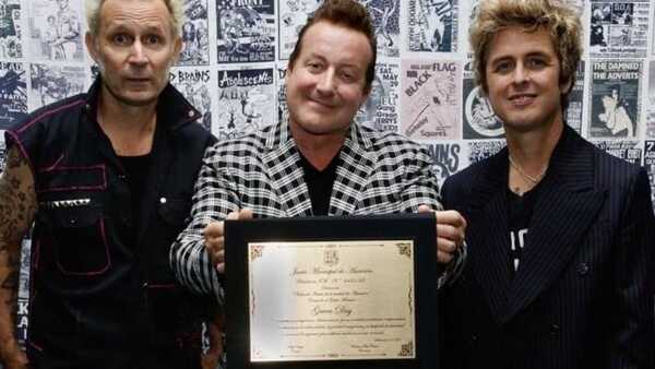 Miembros de Green Day son declarados visitantes ilustres de Asunción