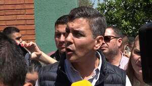 Peña evita hablar de los “sobres del poder” y solo se refiere a familia despedida - Política - ABC Color