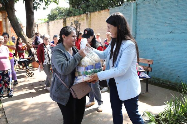 Gobernación de Alto Paraná más de 900 servicios gratuitos en jornada de asistencia integral - ADN Digital
