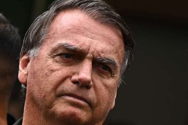 Hospitalizan de urgencia al expresidente Bolsonaro - Mundo - ABC Color