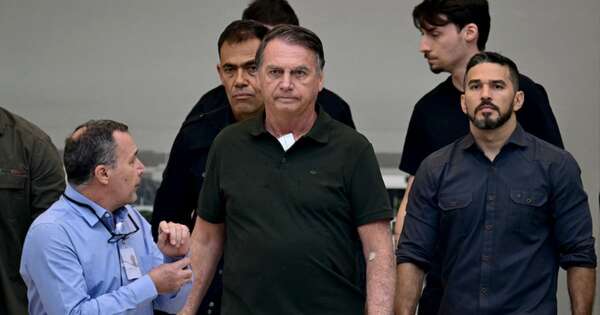 La Nación / Bolsonaro, ingresado al hospital tras “sentirse mal” en su prisión domiciliaria