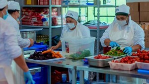 Hambre Cero: Concejal de Caacupé denuncia retraso en el pago a cocineras y limpiadoras