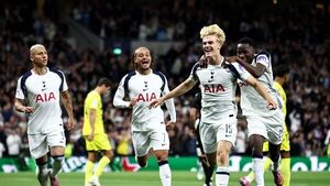 Tottenham amarga el regreso a 'Champions' del Villarreal