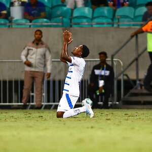 Cruzeiro vence al Bahía  y continúa al acecho del líder Flamengo - Fútbol - ABC Color