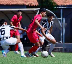 Dos victorias y un empate en cada zona de la categoría Juvenil.
